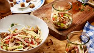 Bayerischer Brotsalat im Glas