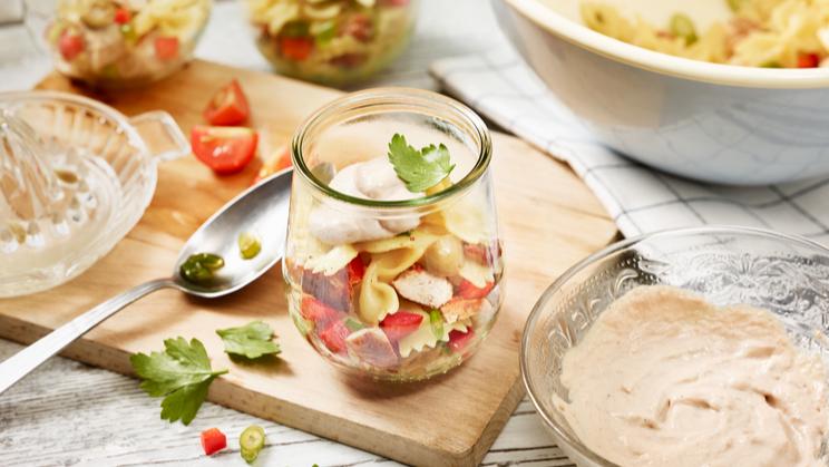 Nudel-Hähnchen-Salat mit Thunfischsauce