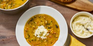 Rote Linsensuppe mit Gremolata