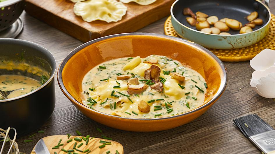 Kärntner Käsenudeln mit Kräuter-Pilz-Creme