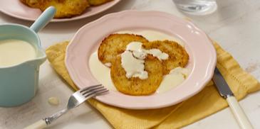 Gebackene Apfelringe mit Vanillesoße