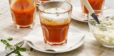 Tomaten-Cappuccino mit Rucola-Schaum