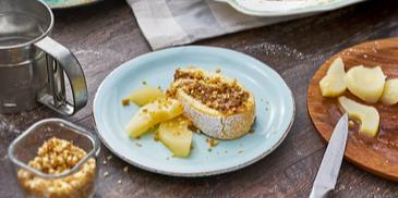 Biskuitrolle mit Krokant-Sahne