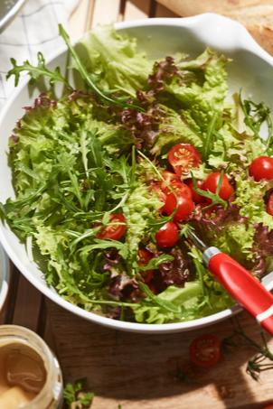 Kräuter-Rucola-Salat