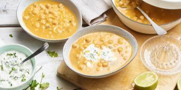 Indische Süßkartoffelsuppe mit Kichererbsen