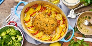 Kräuter-Krusten-Braten auf Gemüsebett