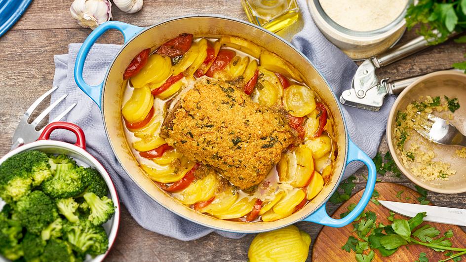 Kräuter-Krusten-Braten auf Gemüsebett