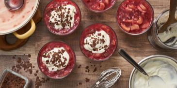 Rhabarberkompott mit Joghurt-Topping