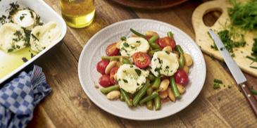 Mediterrane Bohnenpfanne mit Ziegenkäse