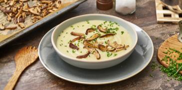 Blumenkohl-Sellerie-Süppchen mit Pilzen (vegan)