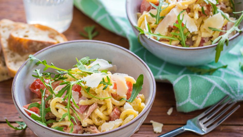Nudelsalat mit Thunfisch und Rucola