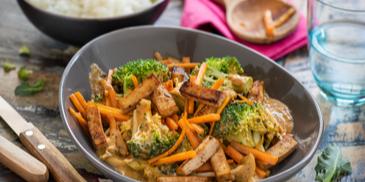 Satay Tofu mit Brokkoli