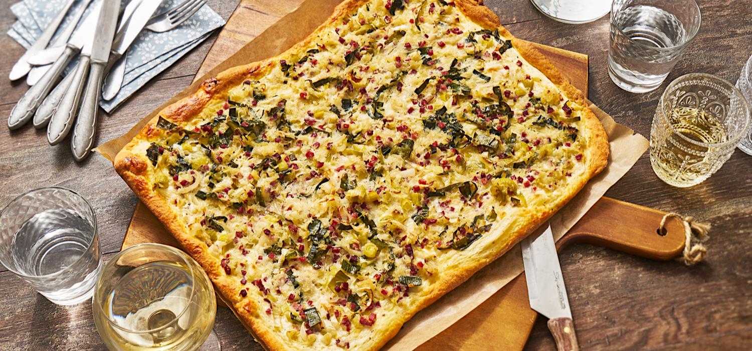 Zwiebelkuchen auf Quarkölteig
