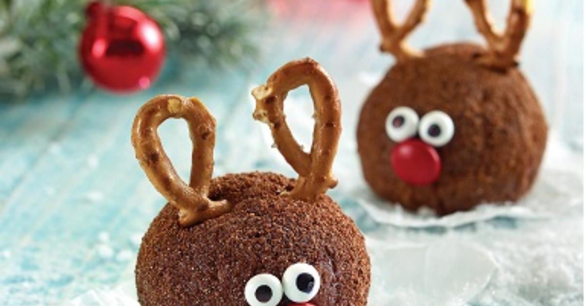 Reindeer Truffles with Media Crema, Sweetened Condensed Milk, and NESQUIK® Chocolate Powder.