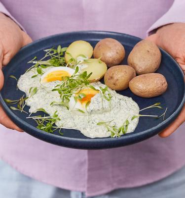 Grüne Soße mit Kartoffeln und Eiern