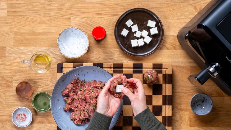 Hackbällchen mit Feta-Füllung aus dem Airfryer