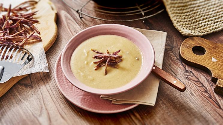 Blumenkohlcremesuppe mit Strohkartoffeln | maggi.de