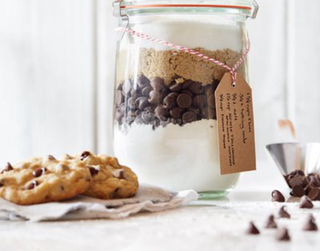 Gifts in Jars: Chocolate Chip Cookie Mix - Zero-Waste Chef