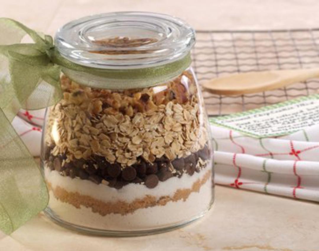 Gifts in Jars: Chocolate Chip Cookie Mix - Zero-Waste Chef