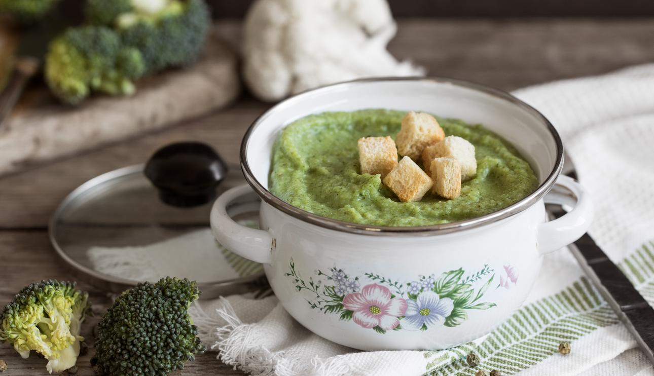 Puré de coliflor y brócoli con aceitunas y pimienta verde