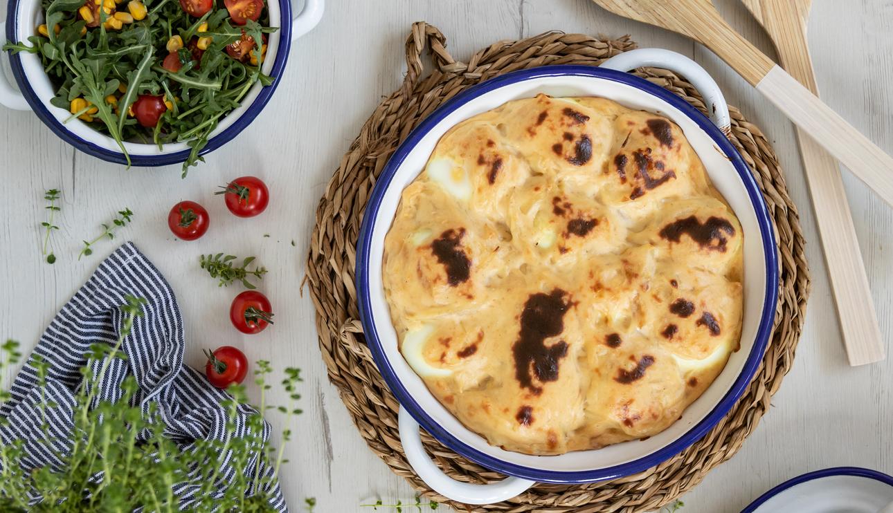 Huevos con salsa bechamel de cebolla