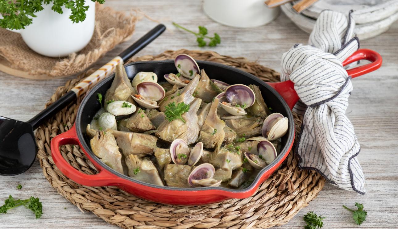 Alcachofas guisadas con almejas