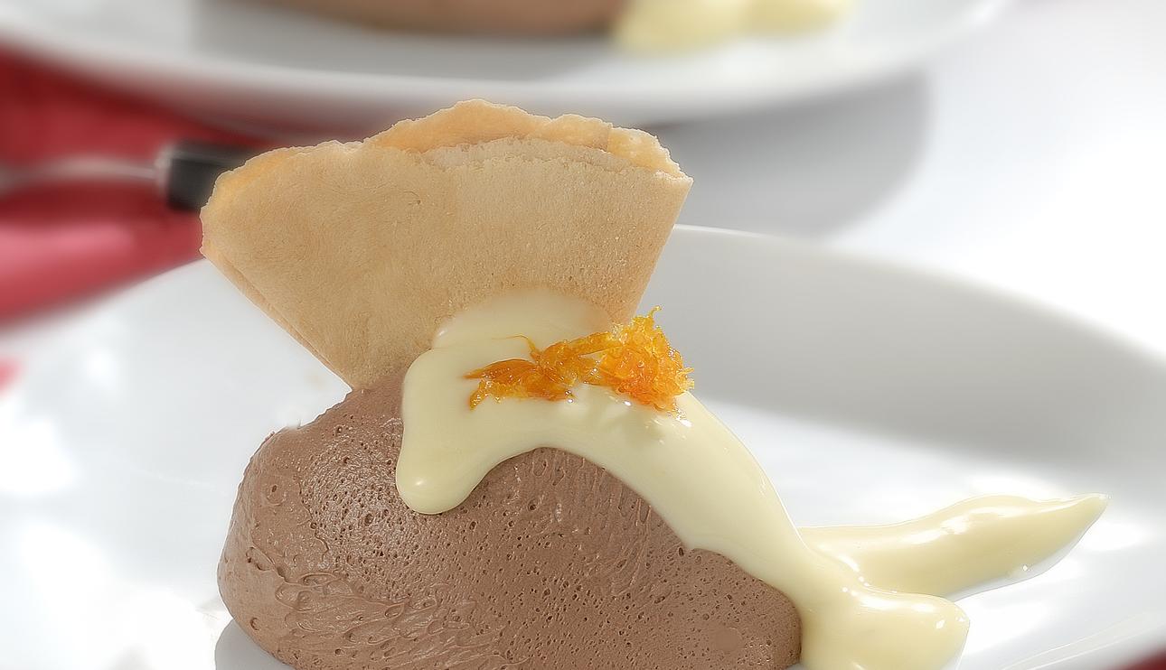 Mousse de chocolate con natillas de naranja