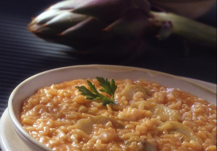 Risotto de tomate, alcachofas y queso idiazábal