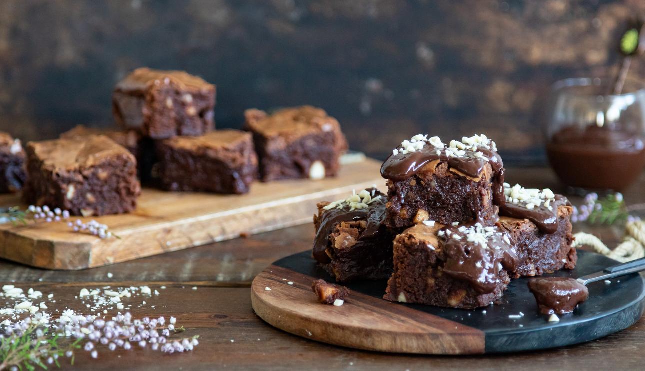 Brownie con almendras y chocolate a la canela
