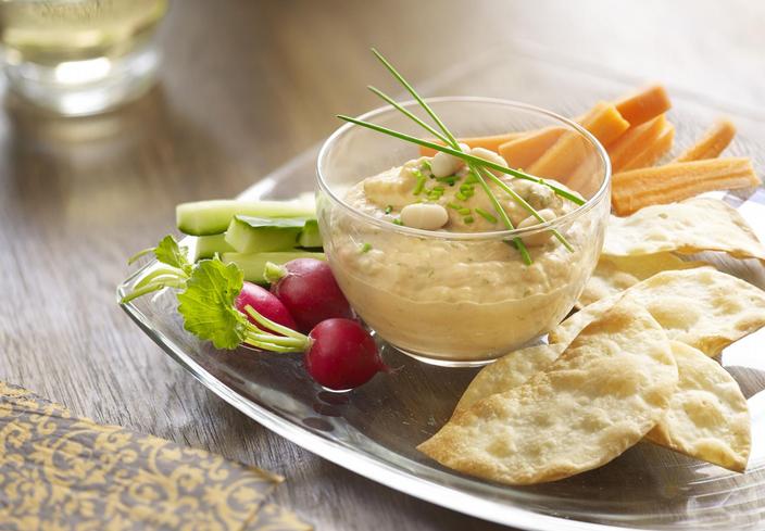 Hummus de judías blancas con obleas