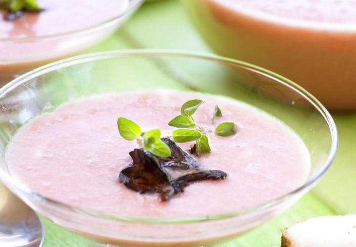 Sopa de sandía y tomate con yogur