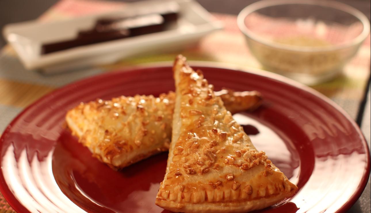 Triángulos de hojaldre con crema de chocolate
