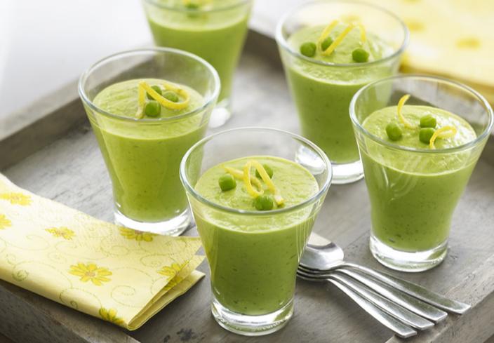 Chupitos de crema de guisantes al limón