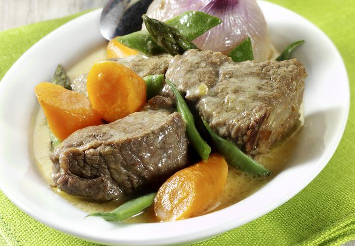 Blanqueta de ternera con verduras