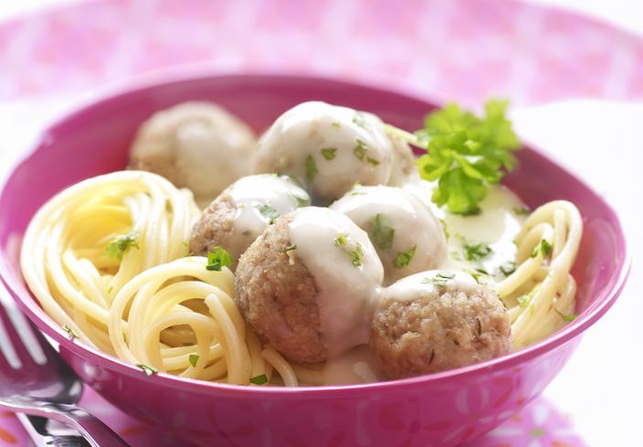Blanqueta de albóndigas