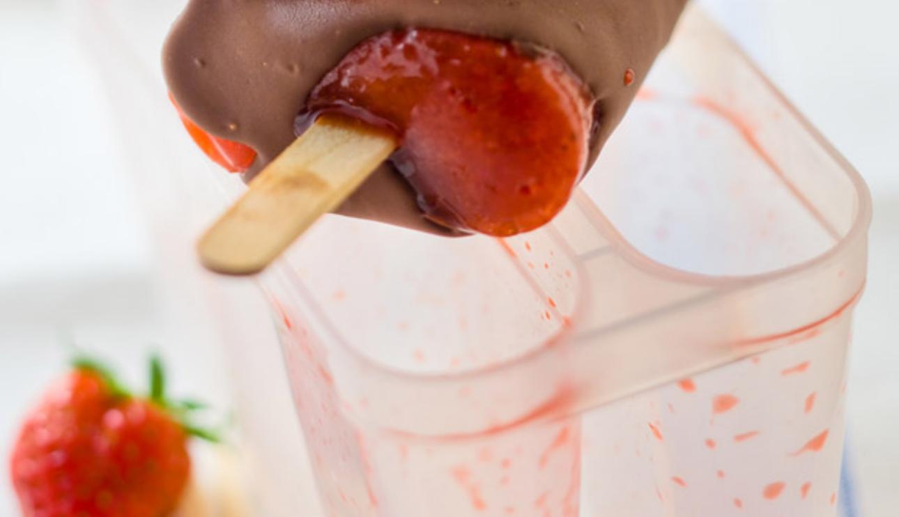 Polos de fresa y chocolate