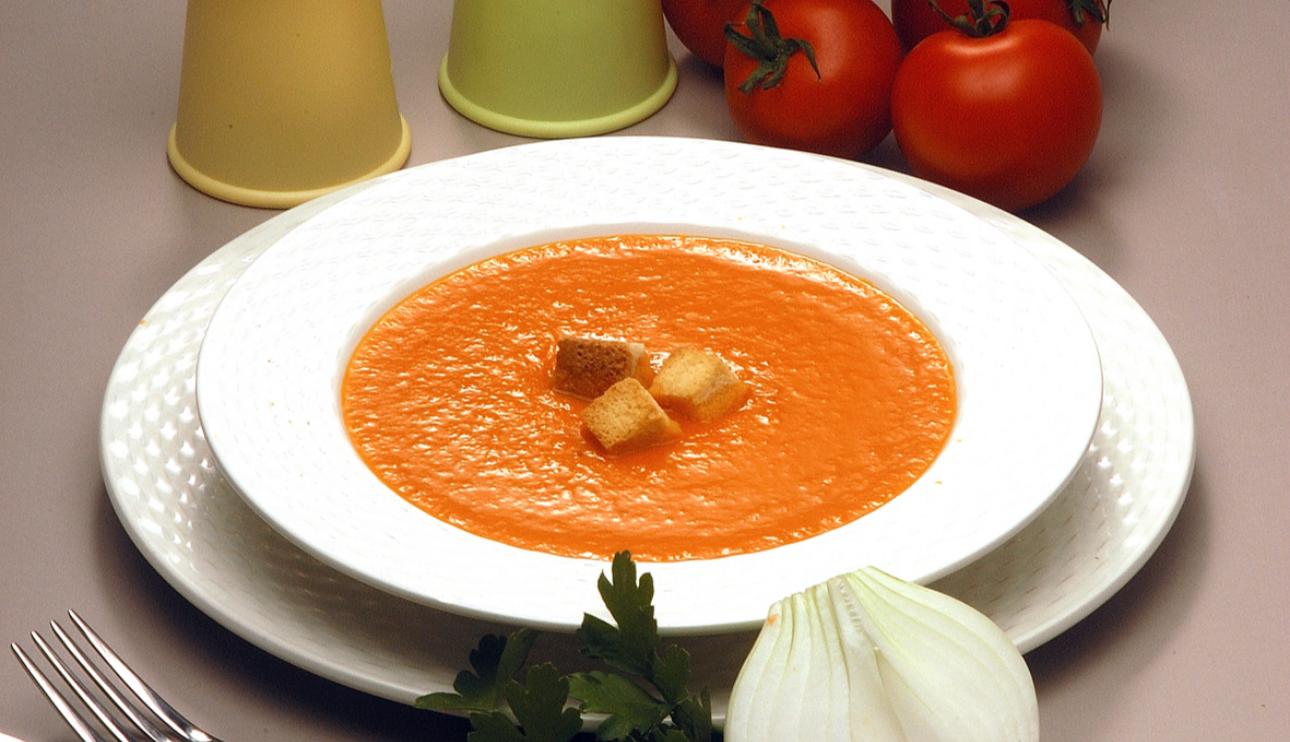 Sopa de tomate al romero