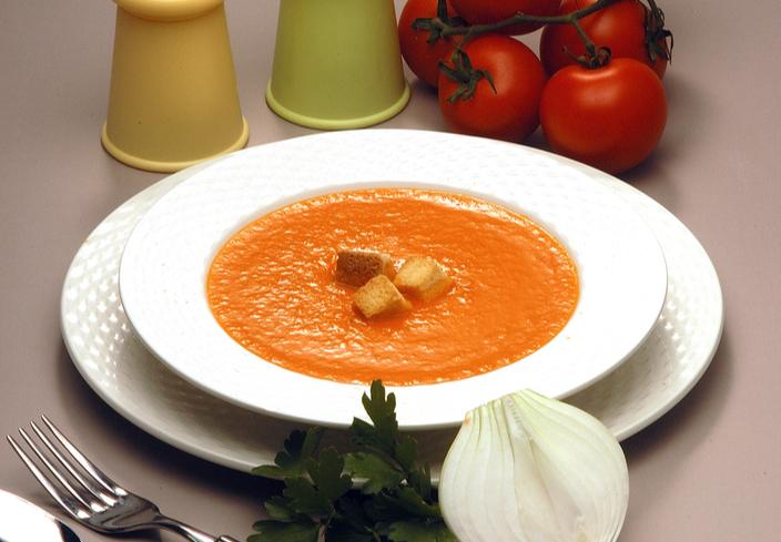 Sopa de tomate al romero