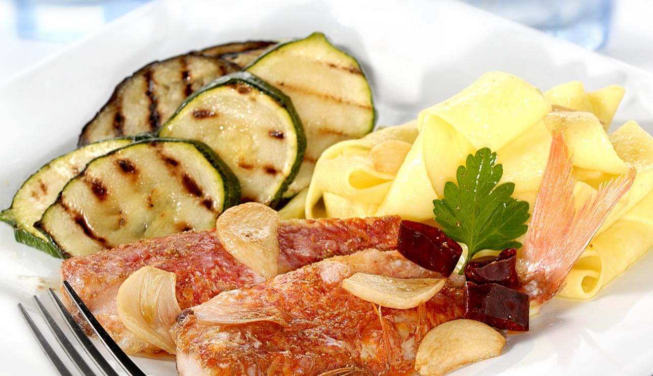 Filetes de salmonetes escabechados