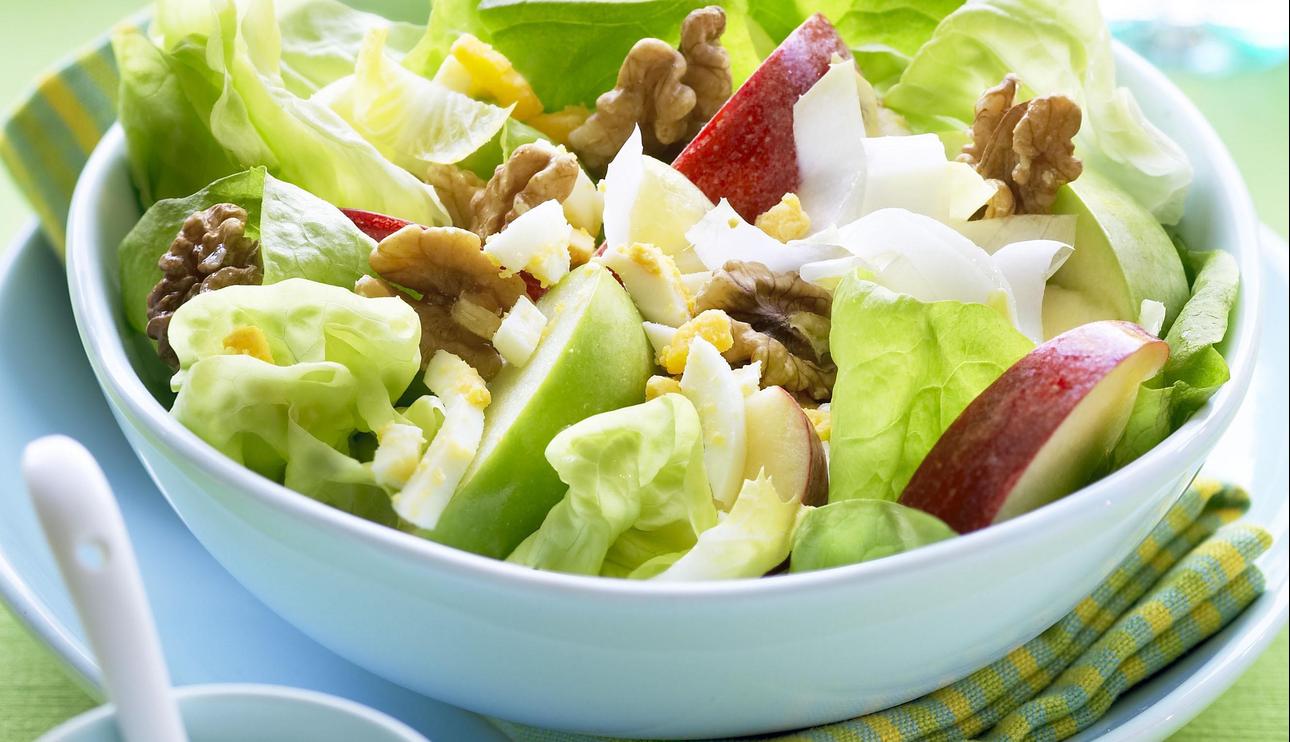 Ensalada de manzanas y nueces