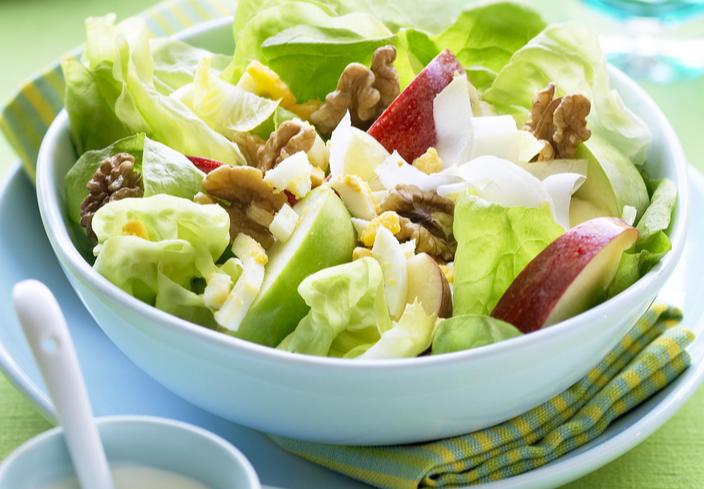 Ensalada de manzanas y nueces