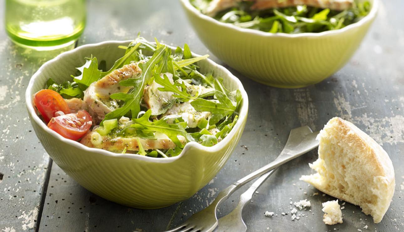 Ensalada de pollo con pesto