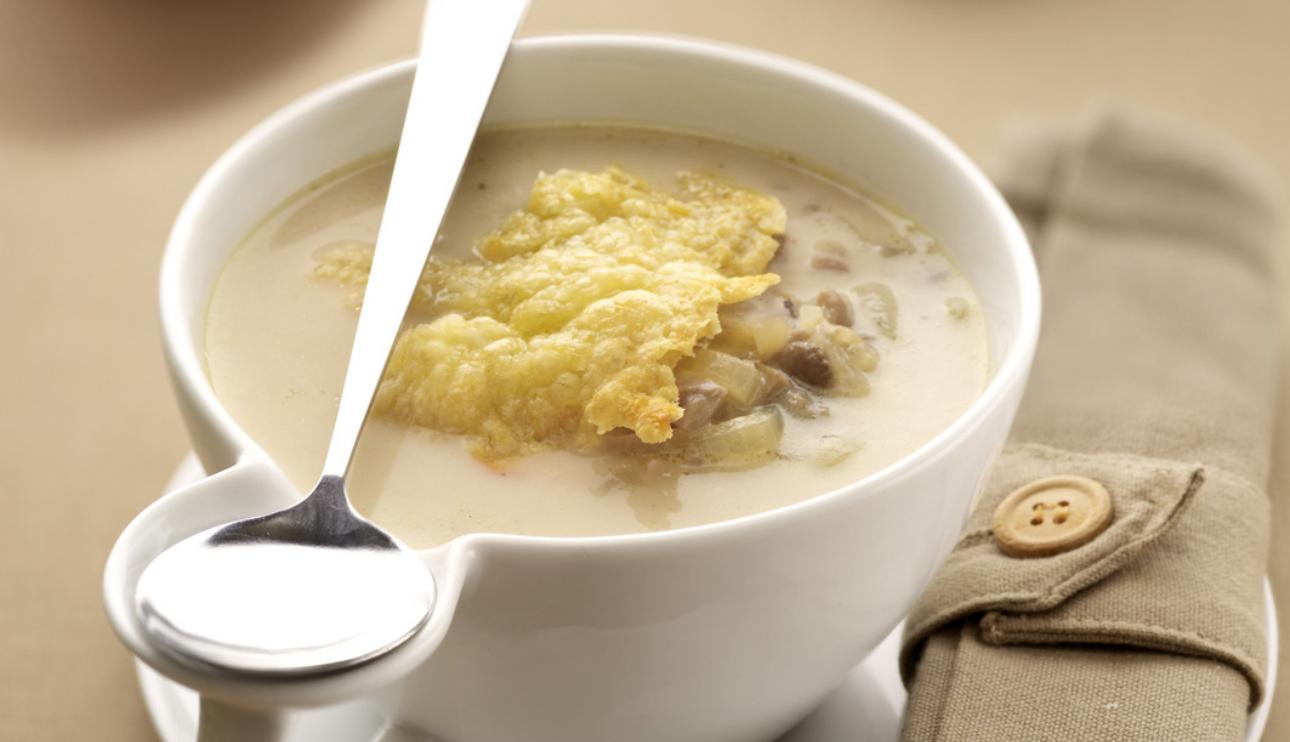 Sopa gratinada de setas y cebolla