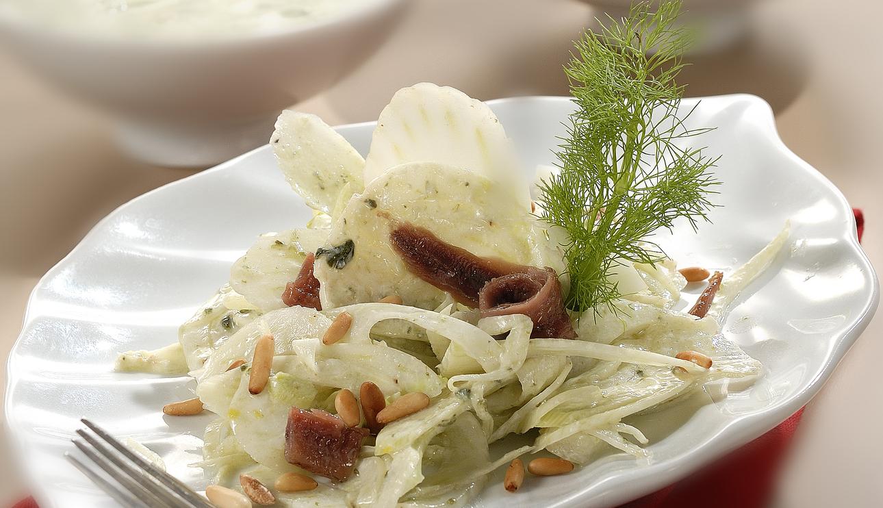 Ensalada de hinojos con crema de yogur