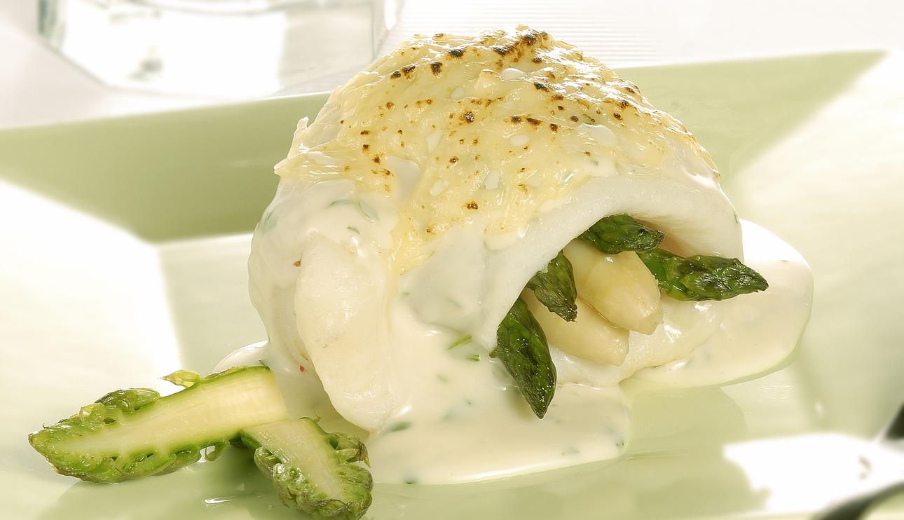 Gratinado de pescado con espárragos
