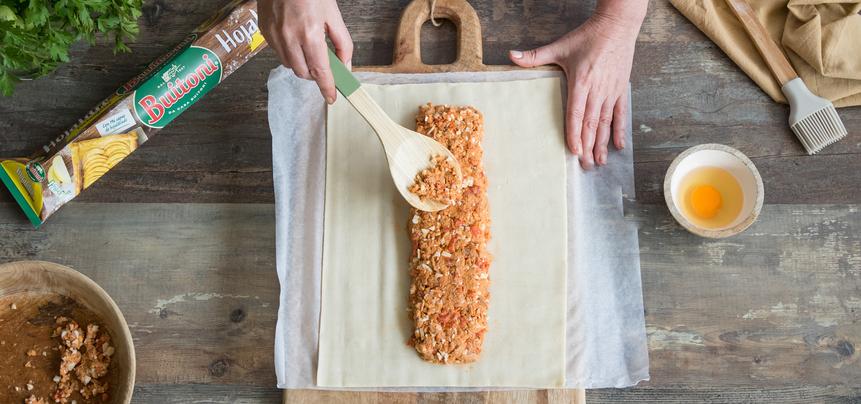 Trenza de hojaldre rellena de atún y tomate