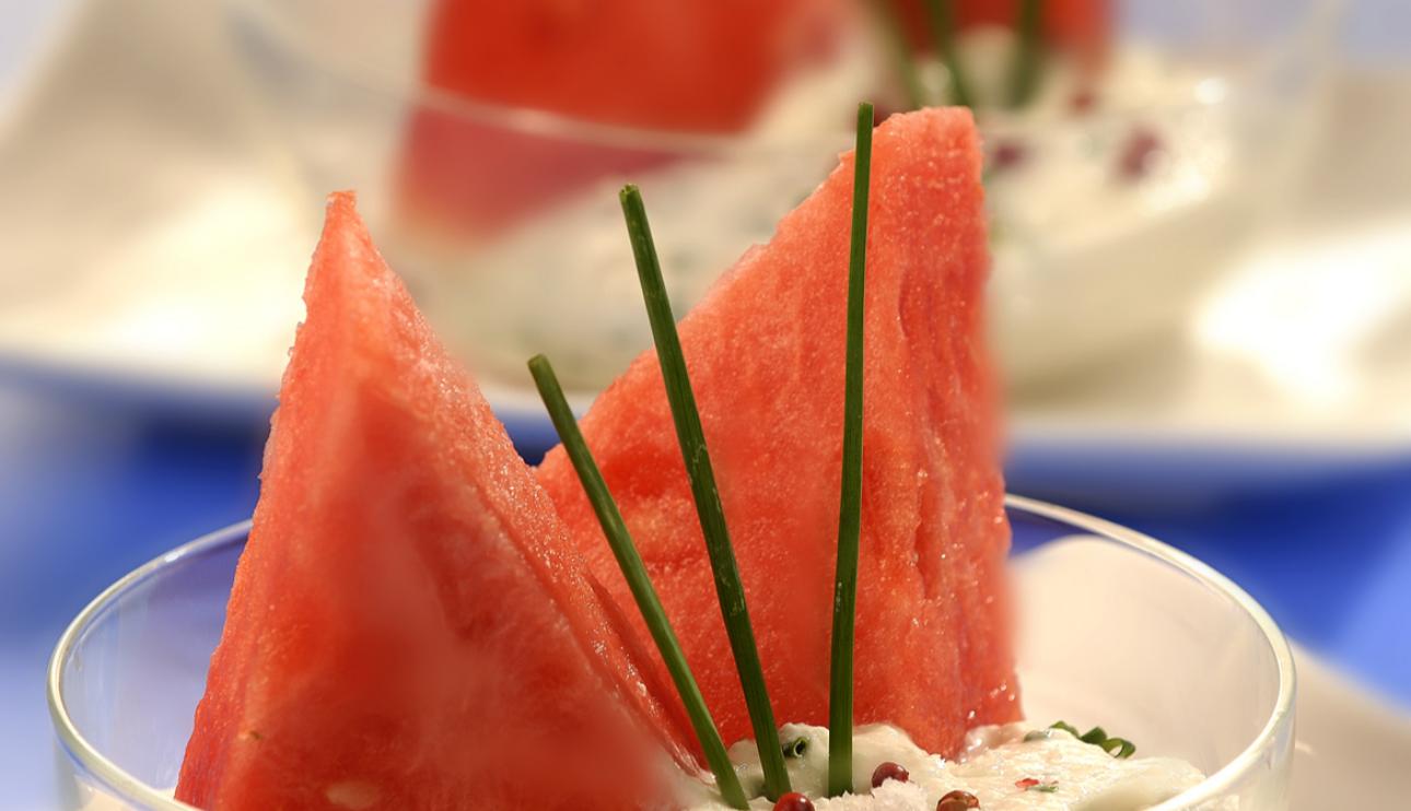 Sandía con crema de queso