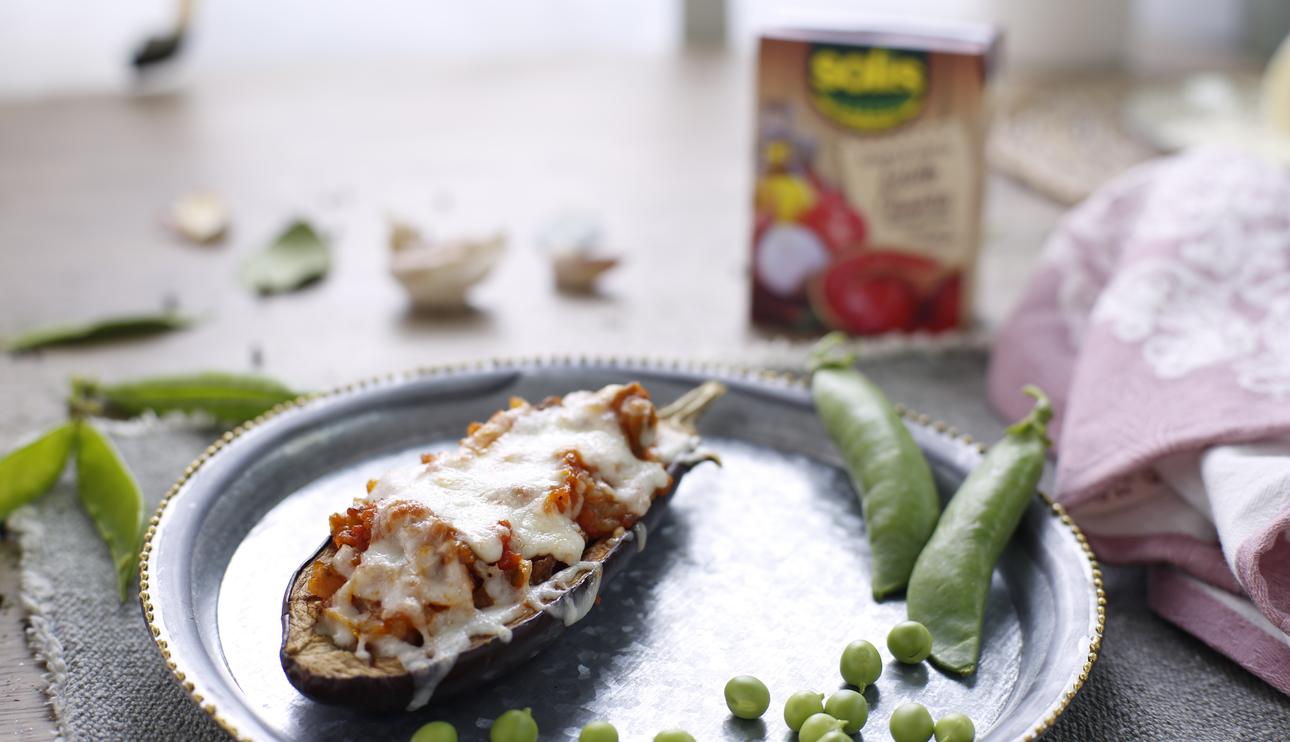 Berenjenas rellenas con tomate y cebolla