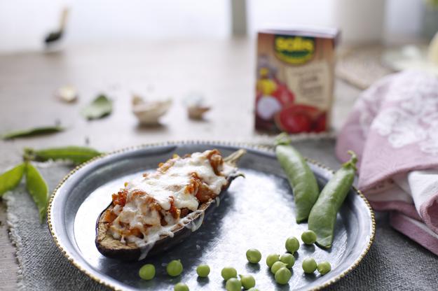 Berenjenas rellenas con tomate y cebolla