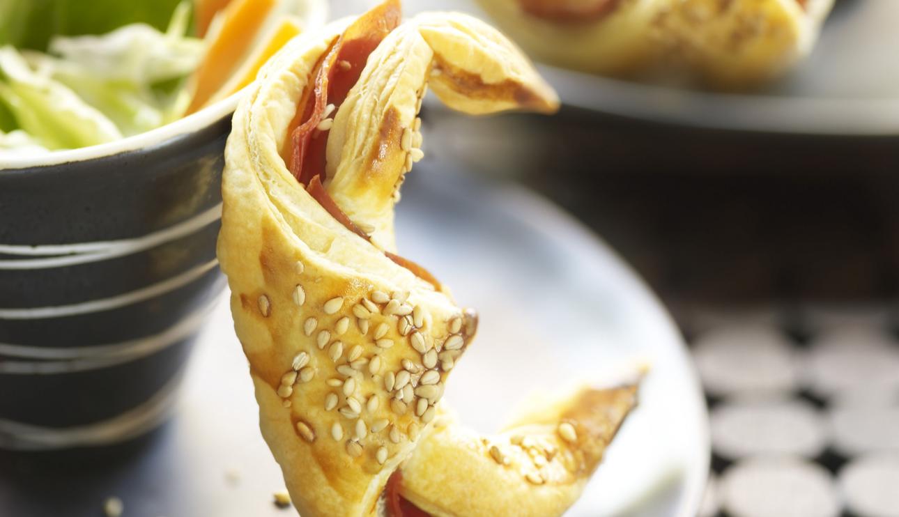Mini-cruasanes de hojaldre con jamón